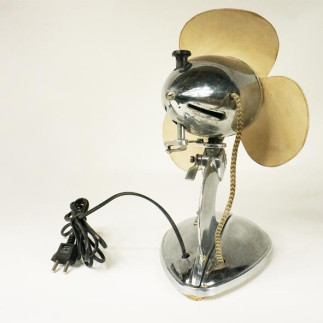 Small aluminum fan with three rubber blades