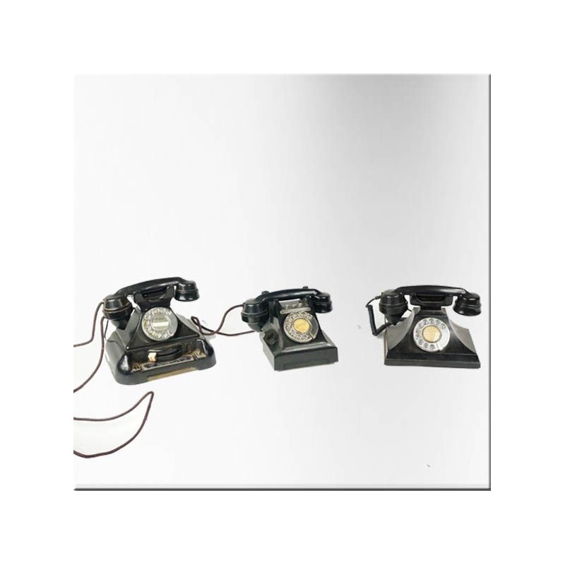 Téléphone ancien en bakélite
