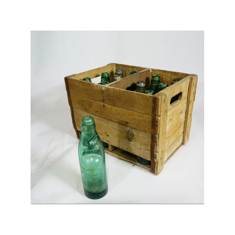 Caisse en bois avec 12 bouteilles de soda