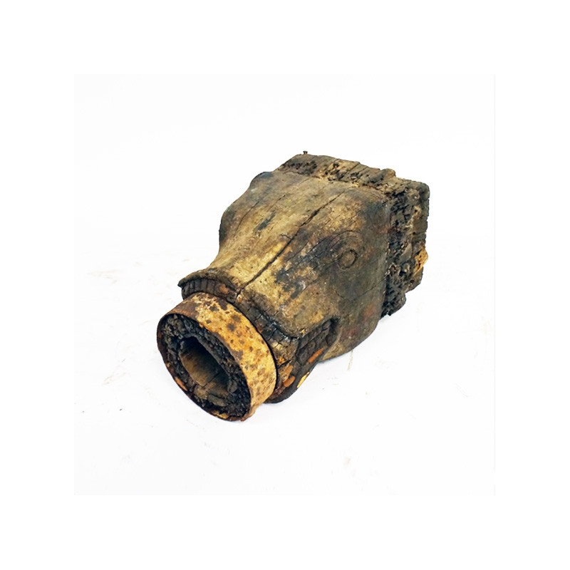 Wooden fountain head
