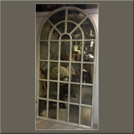 Miroir (grand modèle) à alcoves en bois laqué