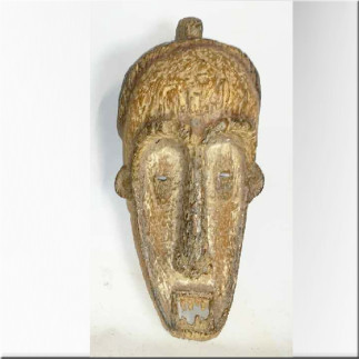 Masque Fang en bois, traces de pigments blancs - Gabon