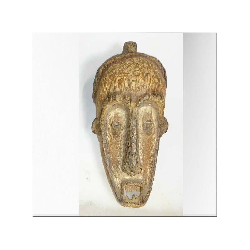 Masque Fang en bois traces de pigments blancs Gabon