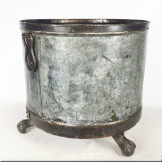 Cache-pot en zinc et pieds griffe