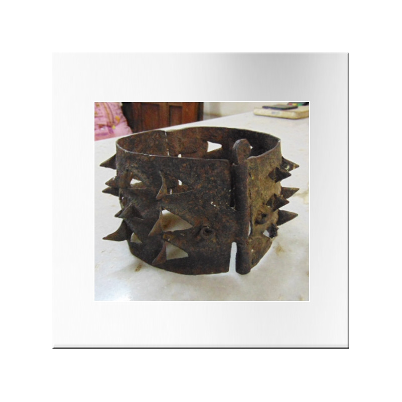 Iron-spiked dog collar 19th century