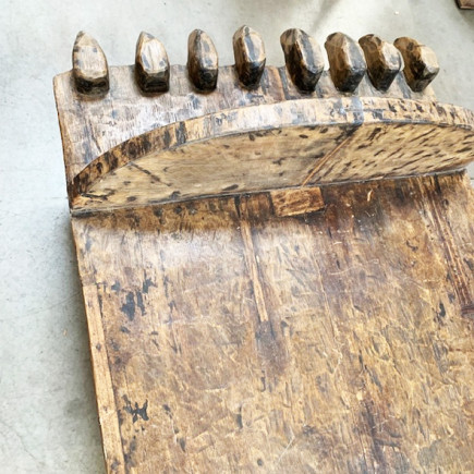 Lit Naga en bois sculpté (Grand modèle)