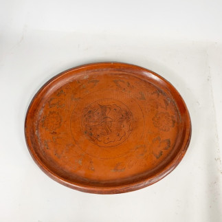 Plateau oval en bois laqué rouge