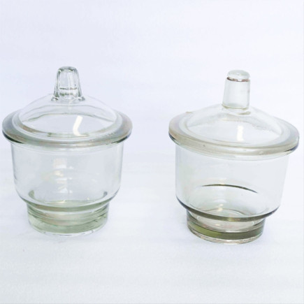 Bocal en verre avec couvercle