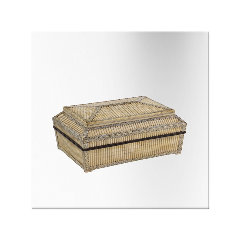 Coffret en bois et os de chameau