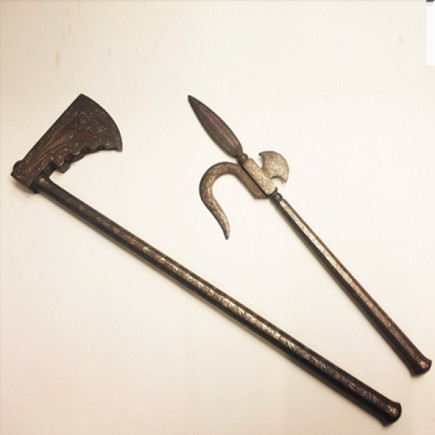 Hache et aiguillon en fer pour éléphant (Moghol)