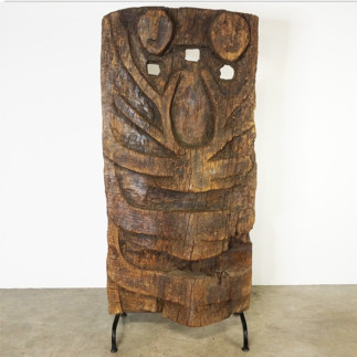 Panneau Naga en bois sculpté