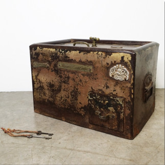 Coffre fort avec clés