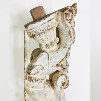 Pilastre en teck sculpté sur base en fer