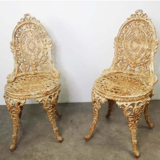 Chaise de jardin en fonte