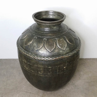 Cruche en laiton du Népal