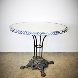 Table ronde plateau en marbre et ceinture en os