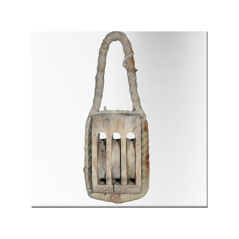 Poulie de bateau en bois avec cordage