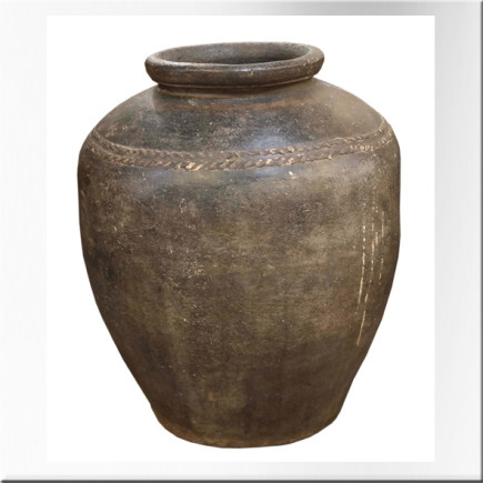 Jarre en terre cuite laquée noire