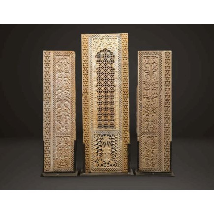 Set of three tall rectangular panels in one-piece beige sandstone claustra 18th century