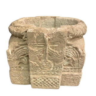 Bassin en pierre sculptée XVIIème siècle