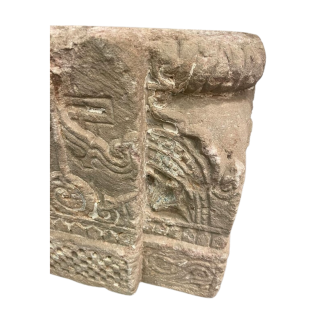 Bassin en pierre sculptée XVIIème siècle