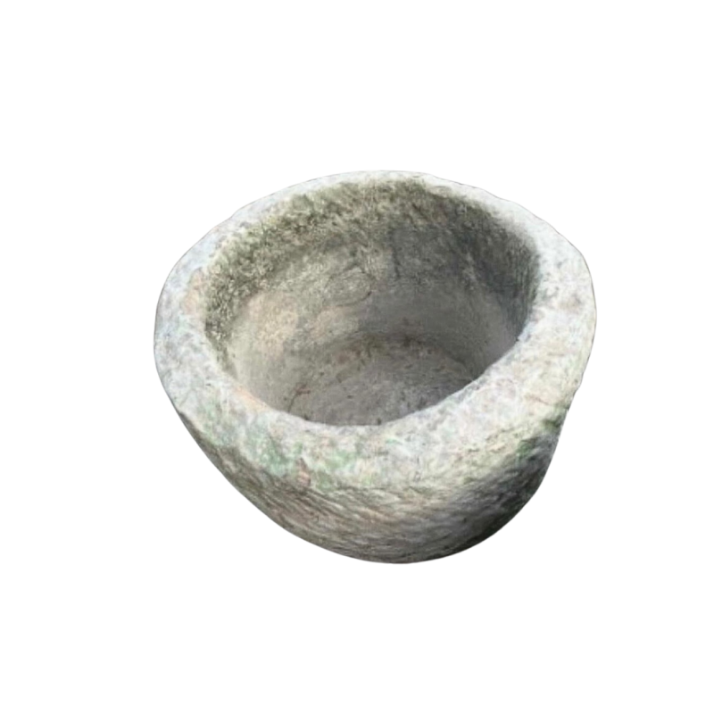 Round cut stone basin Italy 17th century