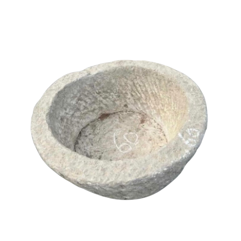 Round cut stone basin Italy 17th Century