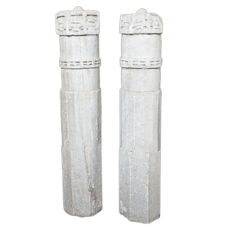 Paire de piliers de colonnes doriques monobloc en marbre blanc Italie du Sud XVI ème - XVII ème siècle