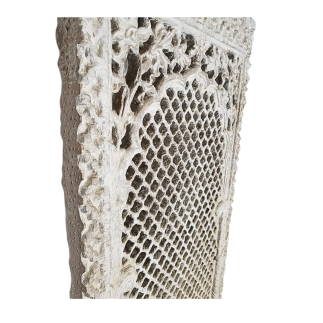 Haut panneau monobloc en grés Inde XVIIIème siècle