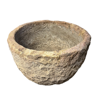 Round stone basin Italy 17th century