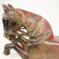 Cheval sculpté en bois laqué pour entrée d'écurie