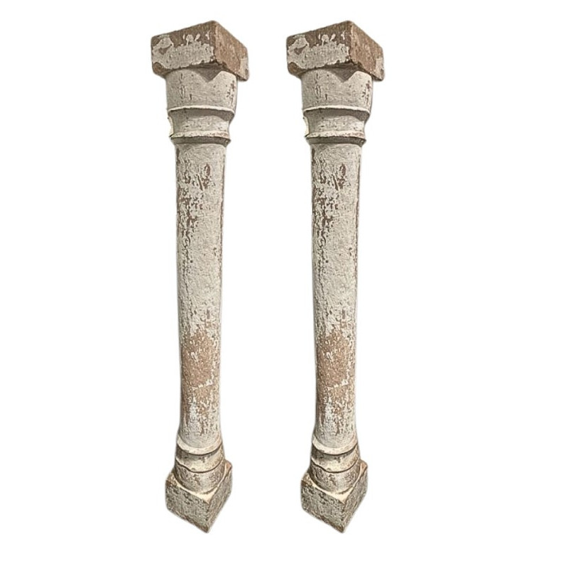 Pair of monoblock doric columns in beige sandstone slightly pinkish Southern Italy 17th century