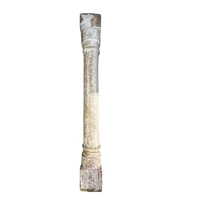 Monoblock doric column in beige sandstone slightly pinkish Southern Italy 17th century