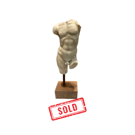Torse acéphale d'homme nu en marbre blanc art romain du IIème siècle après JC