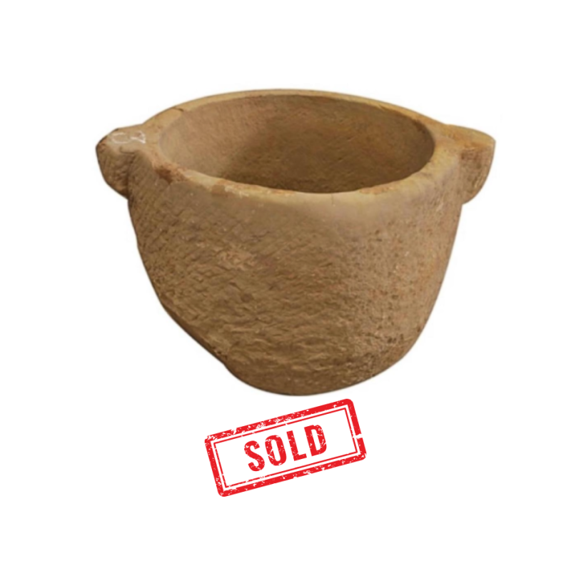 Important round mortar carved stone 16th century