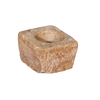 Mortier de forme carrée en pierre accompagné de son pilon en marbre blanc France XVII ème siècle