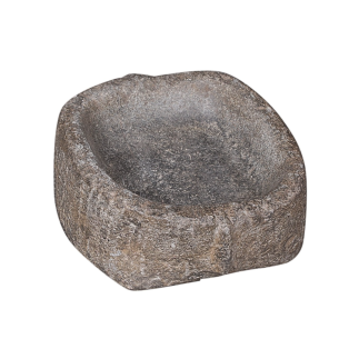 Mortier de forme ronde carrée en pierre granitique, accompagné de son pilon conique en marbre blanc. XVII ème siècle.