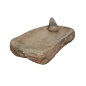 Important mortier en pierre de forme rectangulaire, accompagné de son pilon conique en marbre blanc. XVII ème siècle.