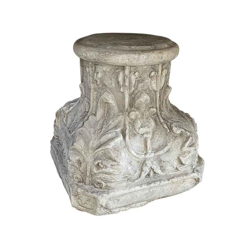 Single piece column base in finely carved white marble capital. 17th Century.