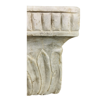 Paire de vasques monobloc en marbre blanc de forme carrée. Début du XIX ème siècle.