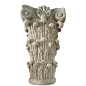 Important chapiteau corinthien en pierre sculptée toutes faces à décor de volutes et motifs stylisés XVIII ème siècle