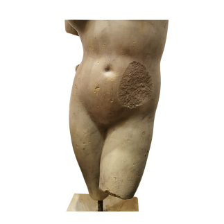 Female Torso in White Marble. 18th Century, or earlier.