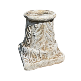 Chapiteau en marbre sculpté toutes faces. XVIII ème siècle ou antérieur.