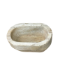 Oval monolithic basin in white marble. Early 18th Century.