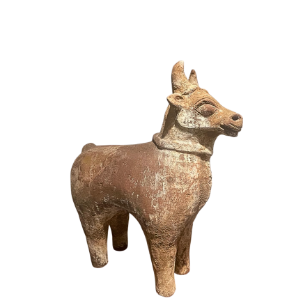 Imposante sculpture représentant un taureau stylisé Inde fin XIXème siècle