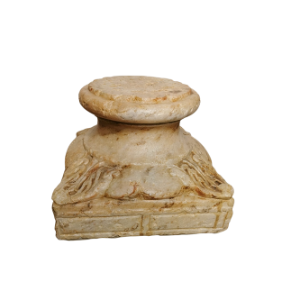Paire de bases de colonnes en marbre blanc à décor de feuillage stylisé. XIV - XV ème siècle ou antérieure.
