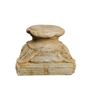Paire de bases de colonnes en marbre blanc à décor de feuillage stylisé. XIV - XV ème siècle ou antérieure.