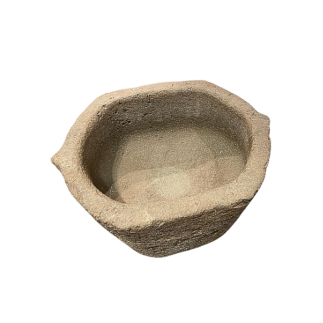 Bassin en granite de forme ovale fin XVIIème siècle
