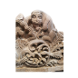 Fronton en pierre sculptée à décor végétal. XVIII ème siècle