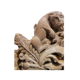 Fronton en pierre sculptée à décor végétal. XVIII ème siècle